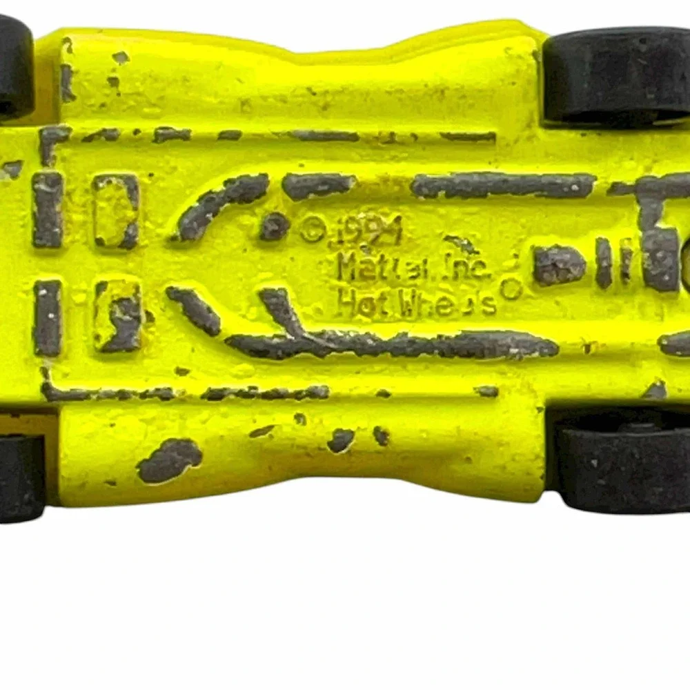 Hot Wheels 1991 Mattel Yellow Futuristic Race Car Diecast Vintage VT ID‎ China